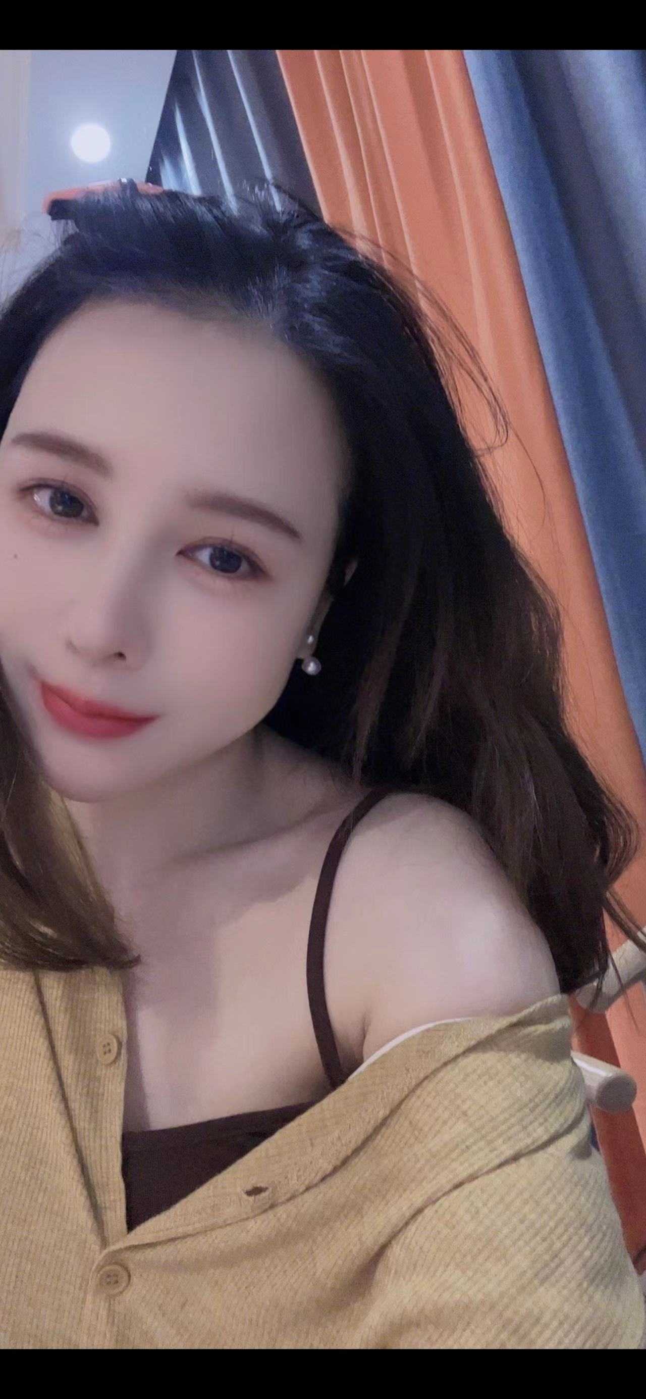 夫子庙中项优质小姐姐