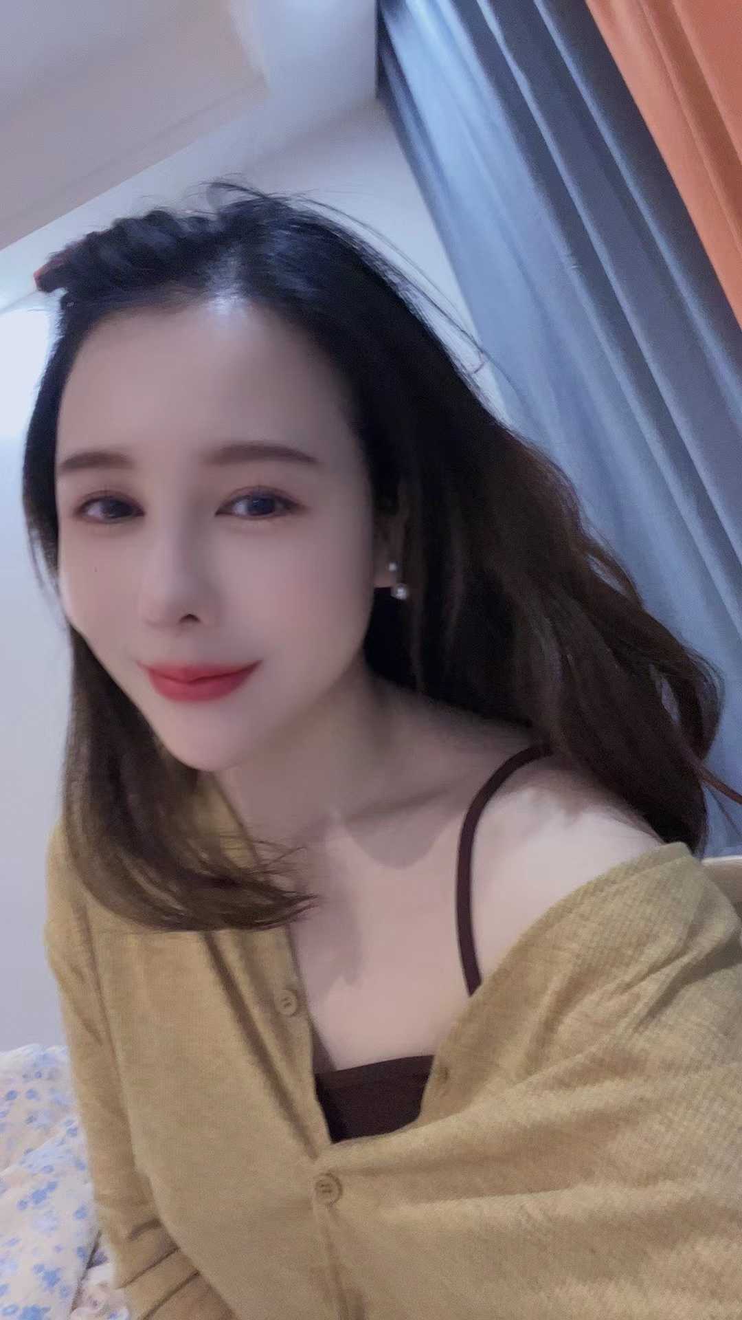 夫子庙中项优质小姐姐