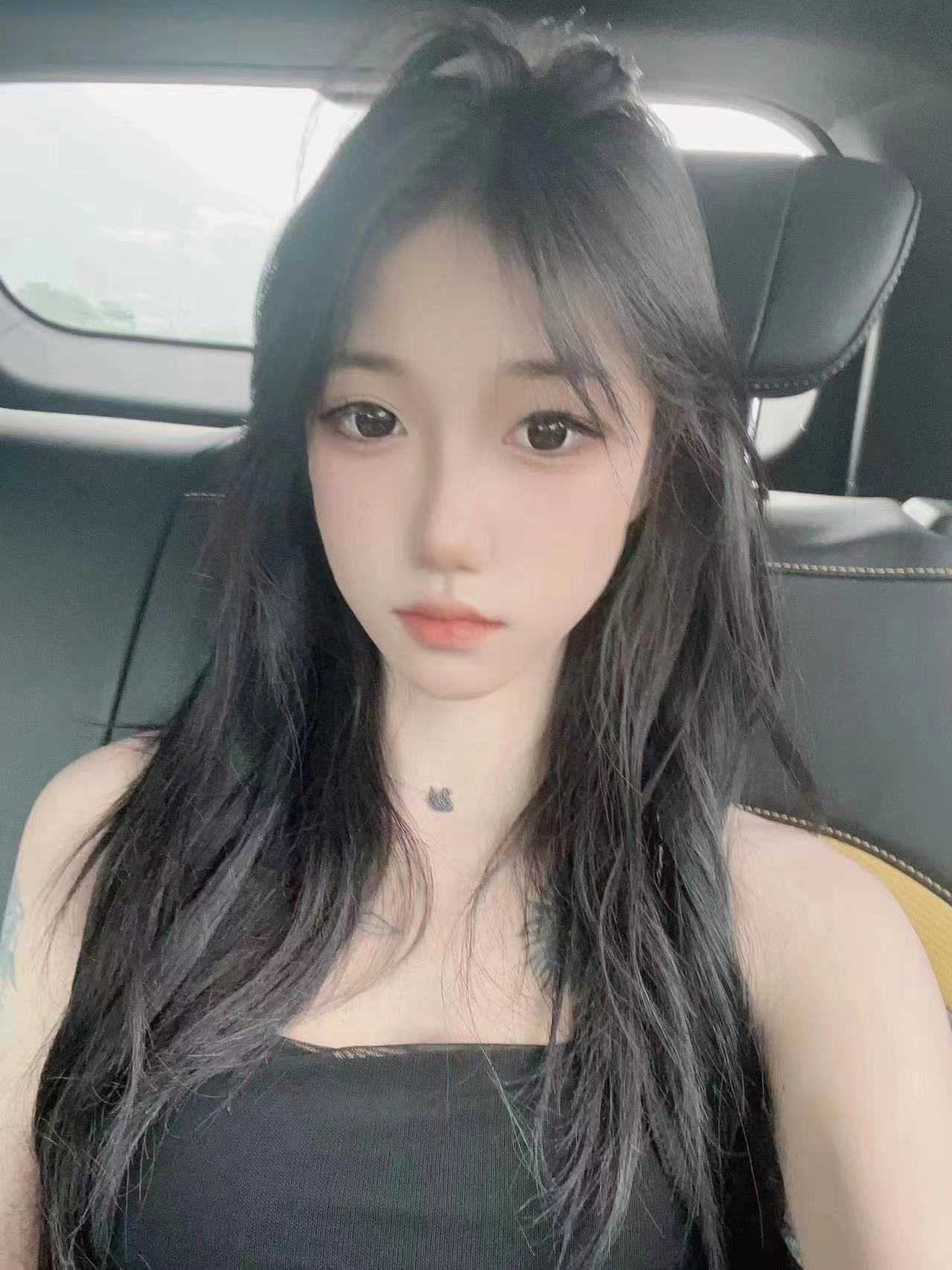 性格温柔热情，会聊天，气质好