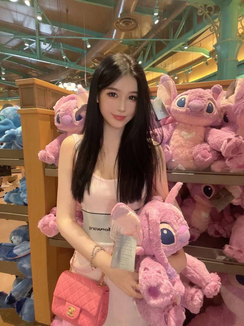 薇薇，个人兼职