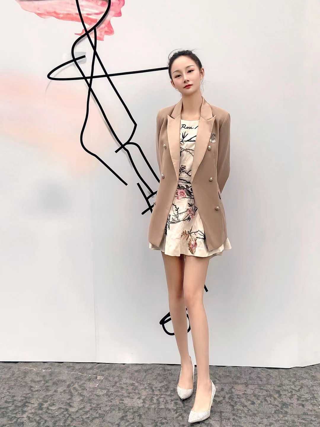 超有活力的气质女神