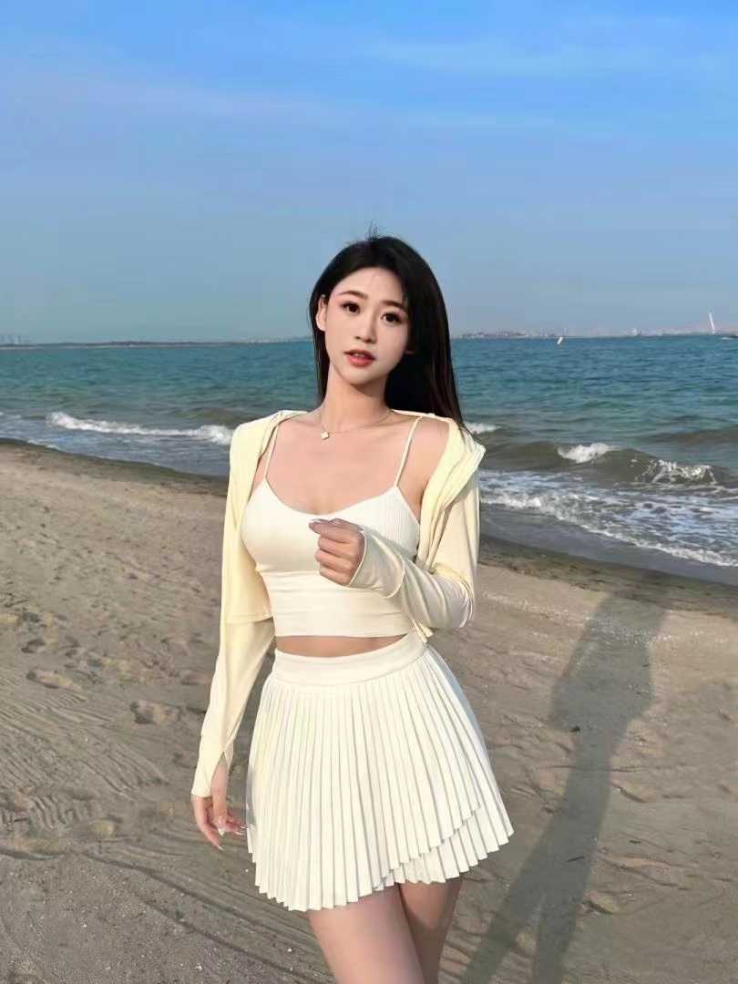 身材好性感，胸又大又挺