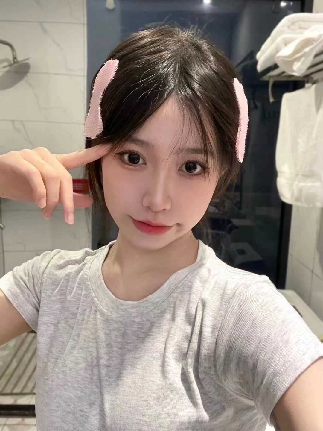 身材很好，皮肤白嫩