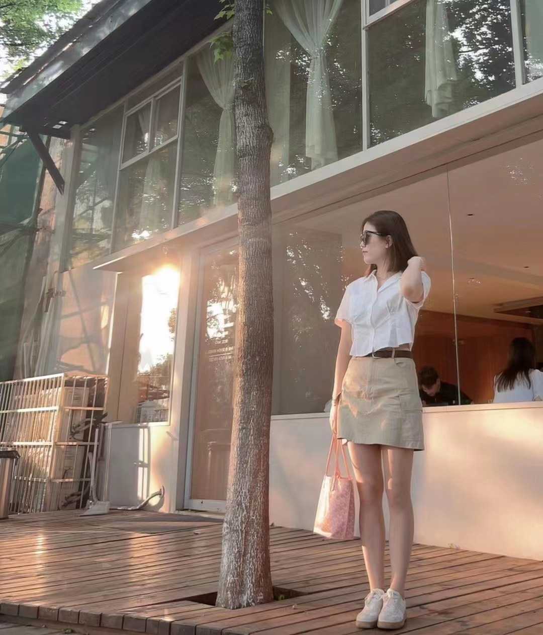 服务超温柔的小姐姐