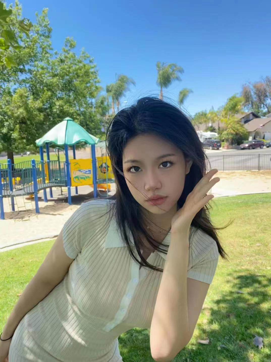 建业区丰满少女