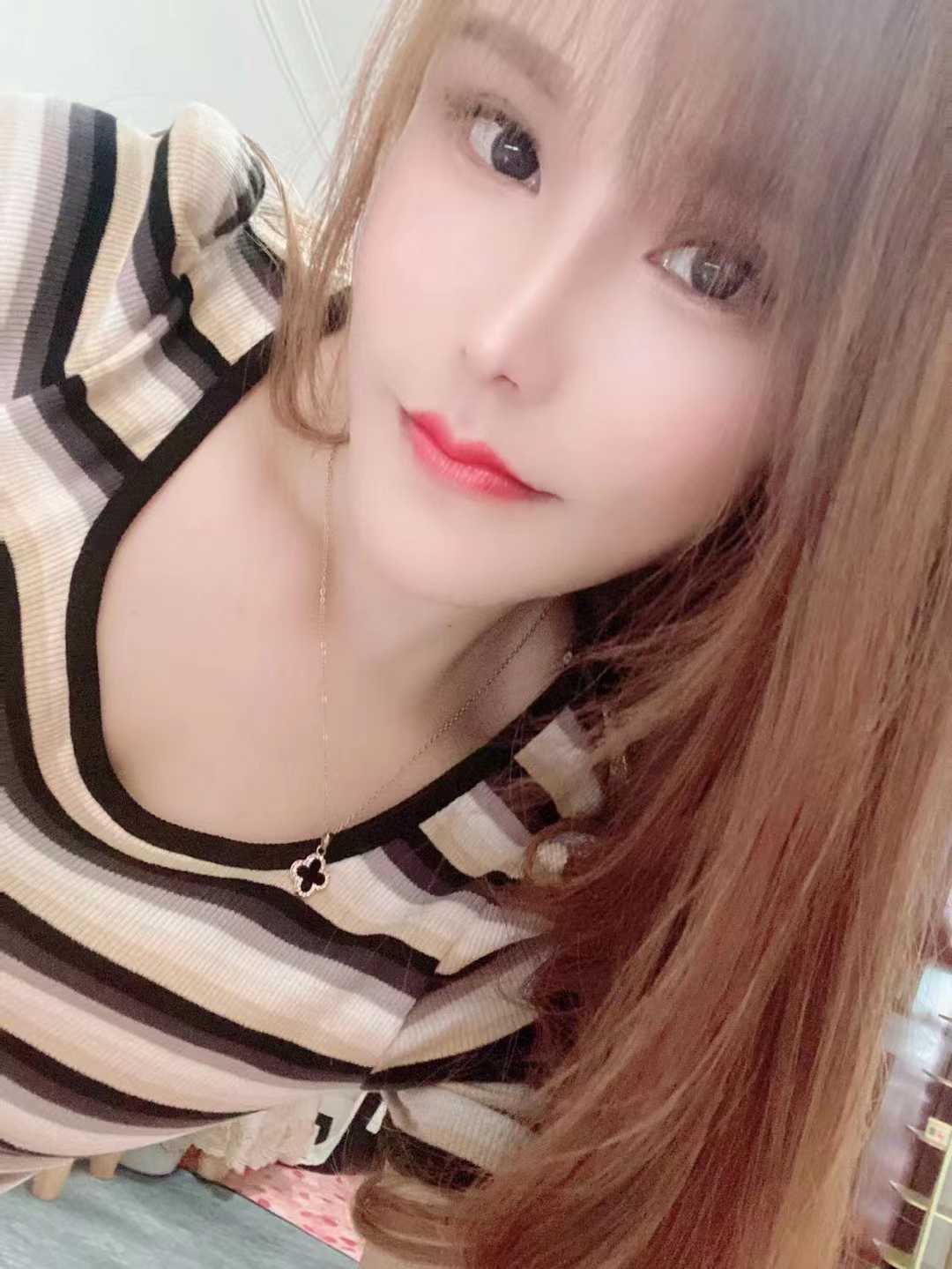 海珠可以快餐的性感美女