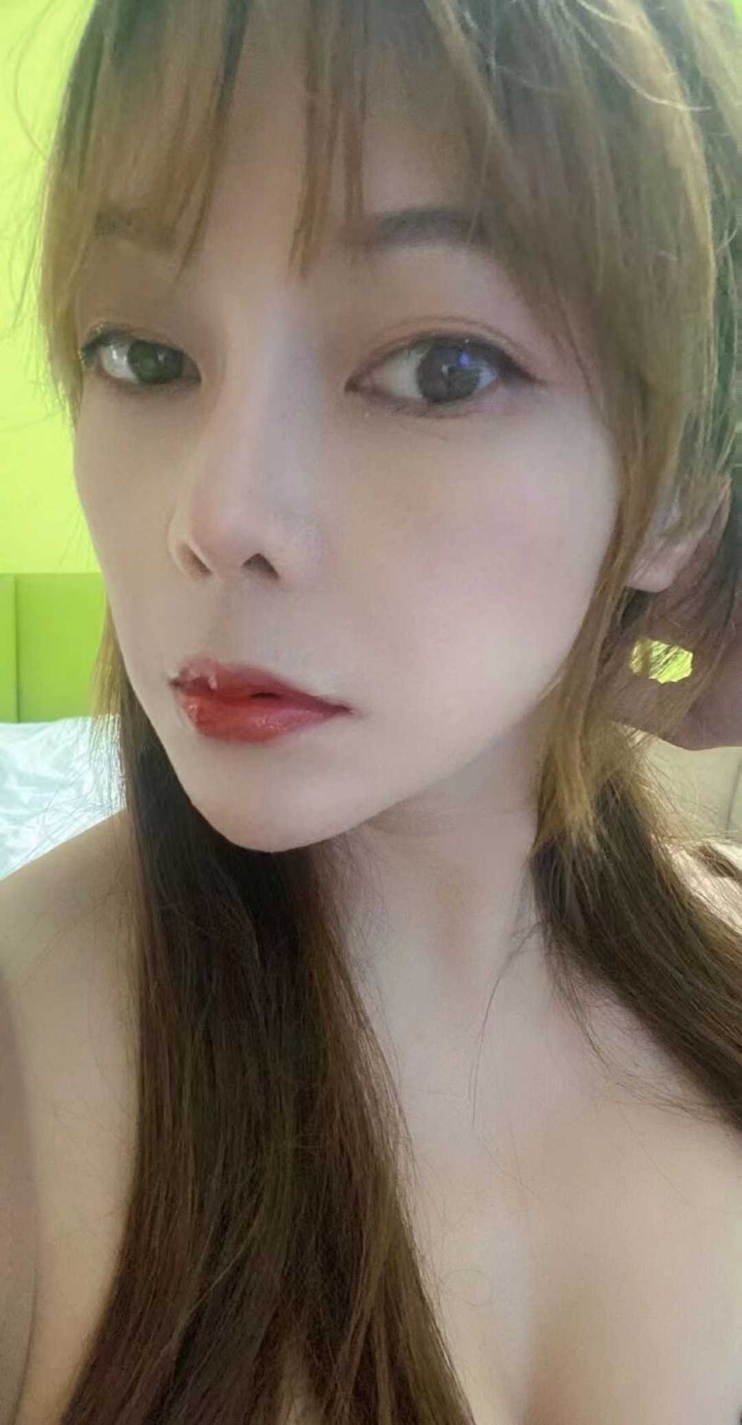 小姐姐胸大，主动很配合