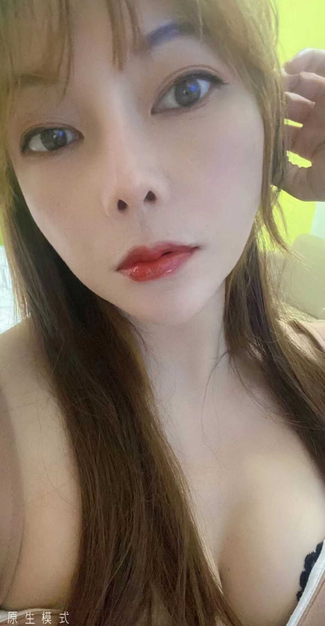 小姐姐胸大，主动很配合