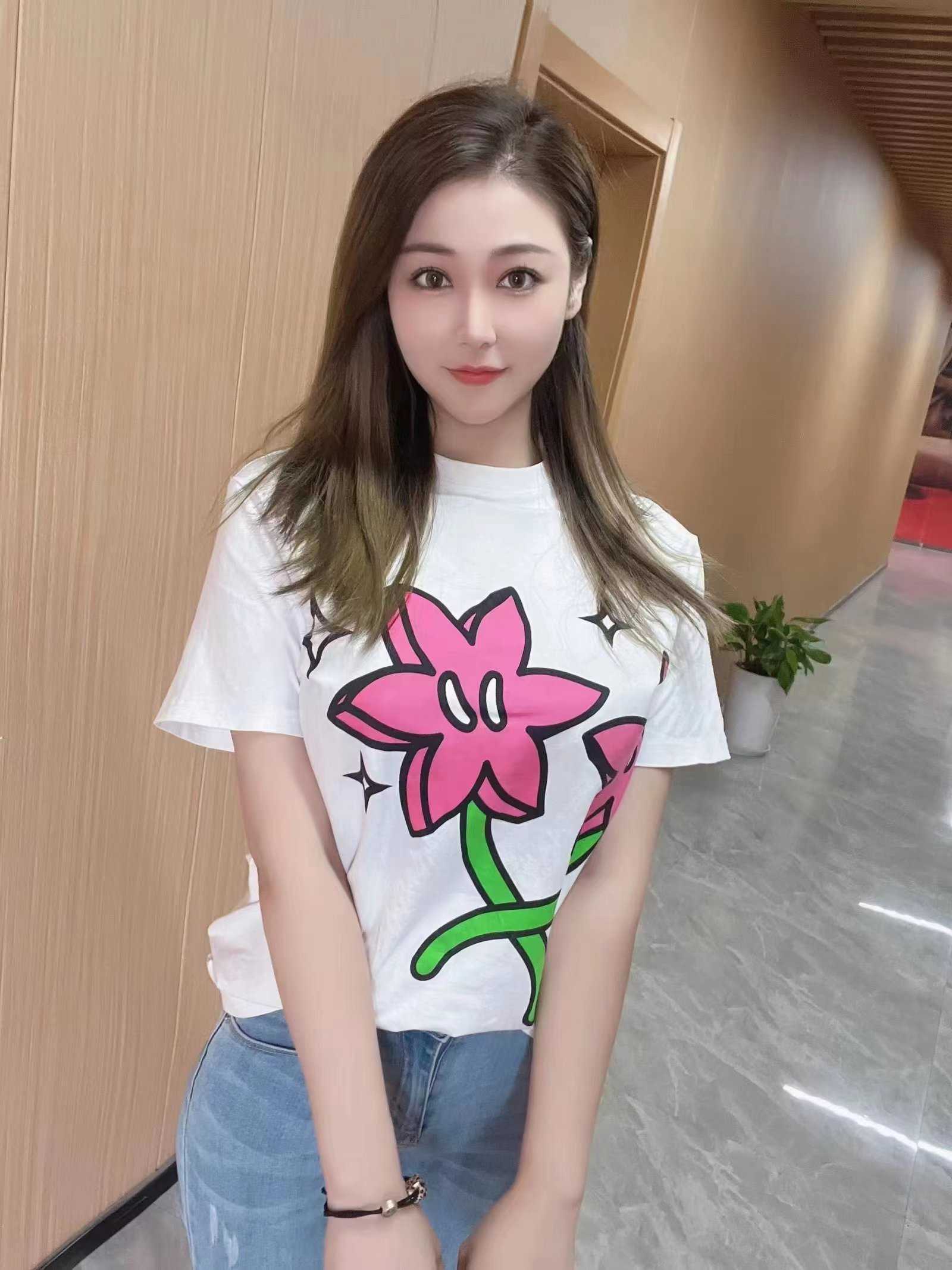 配合度高，忍不住就去床上干了