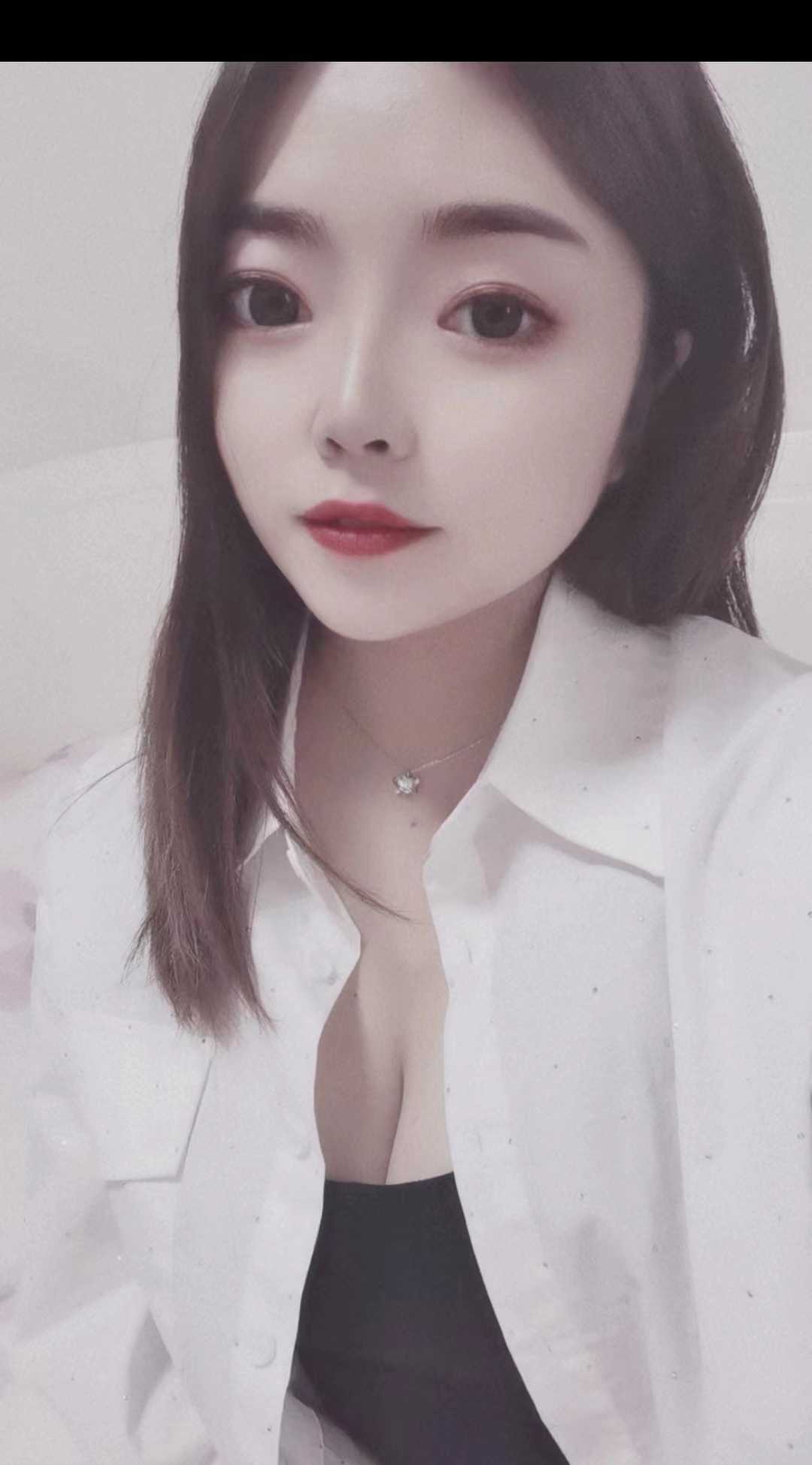 床上很开放的小姐姐一枚