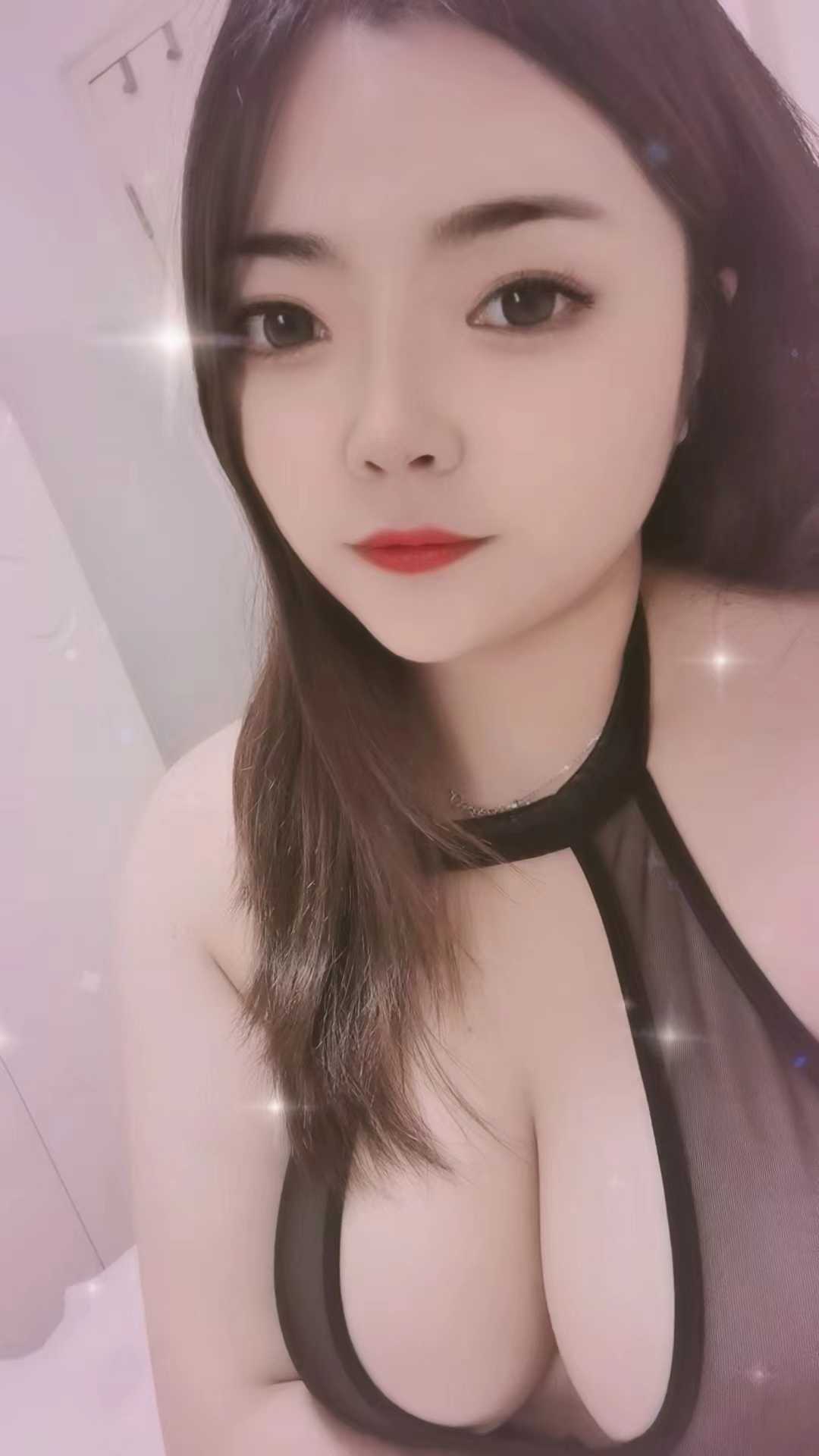 床上很开放的小姐姐一枚