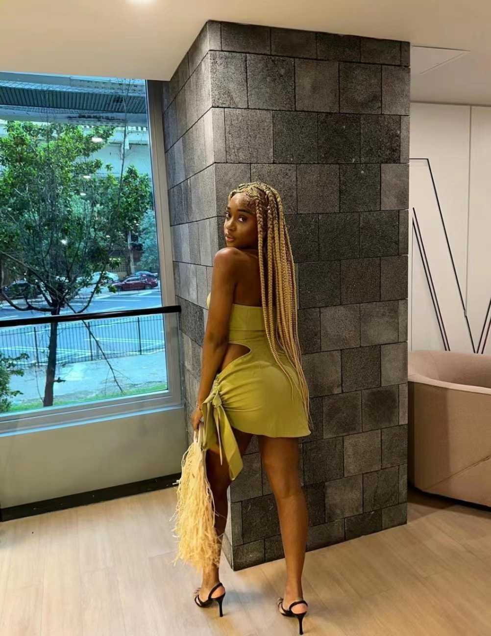 来自乌干达国家的小姐姐