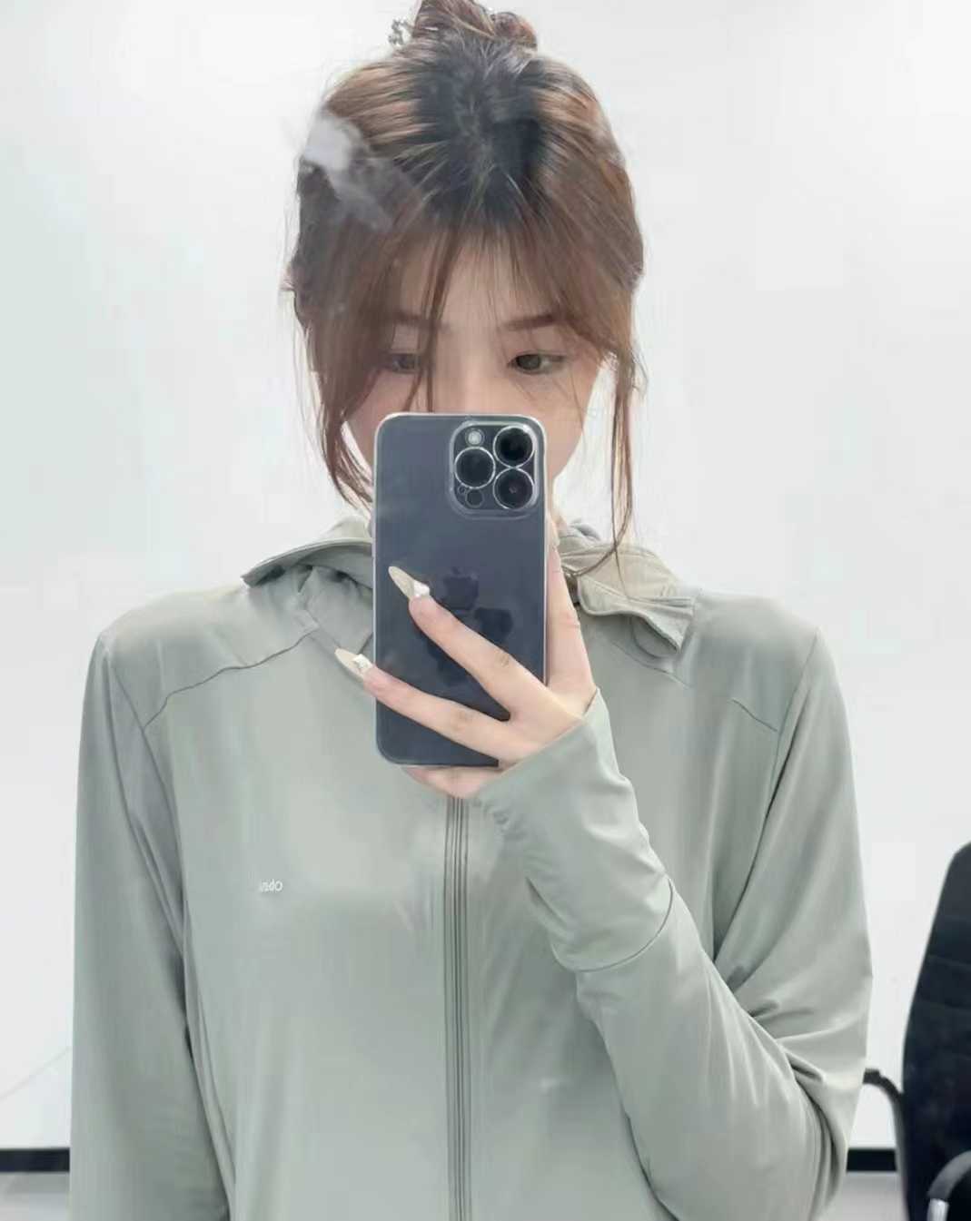 胸好大一手抓不住