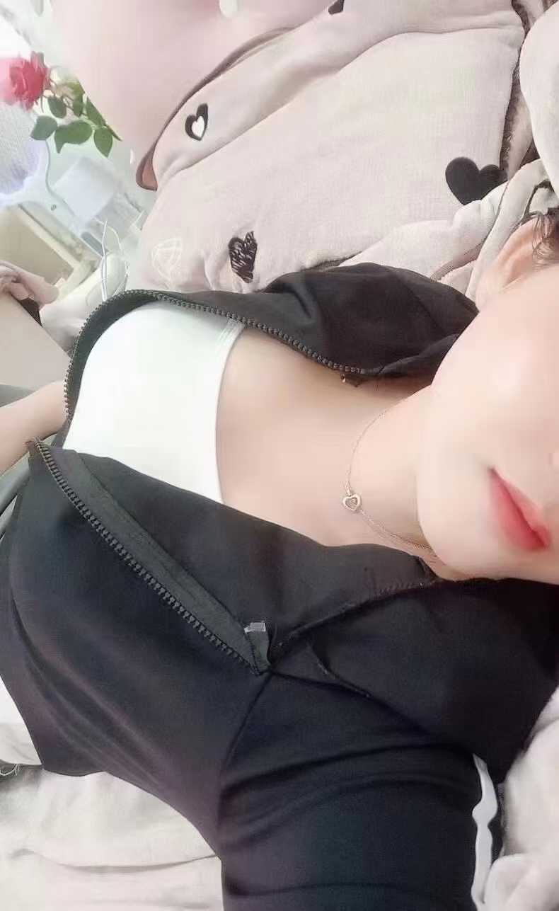 青秀区大胸小姐姐