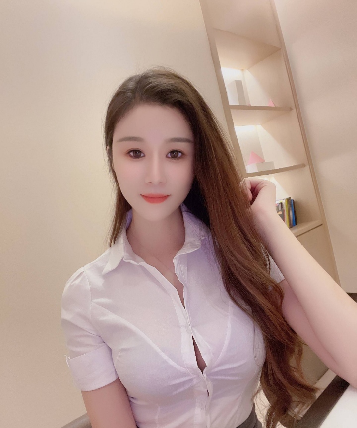 后入看着白屁股怼起来视觉感受拉满