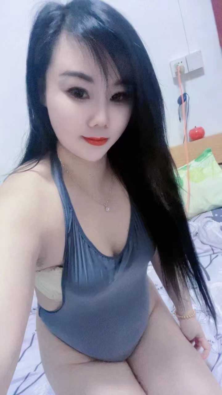 胸大屁股大 舒服的飞起