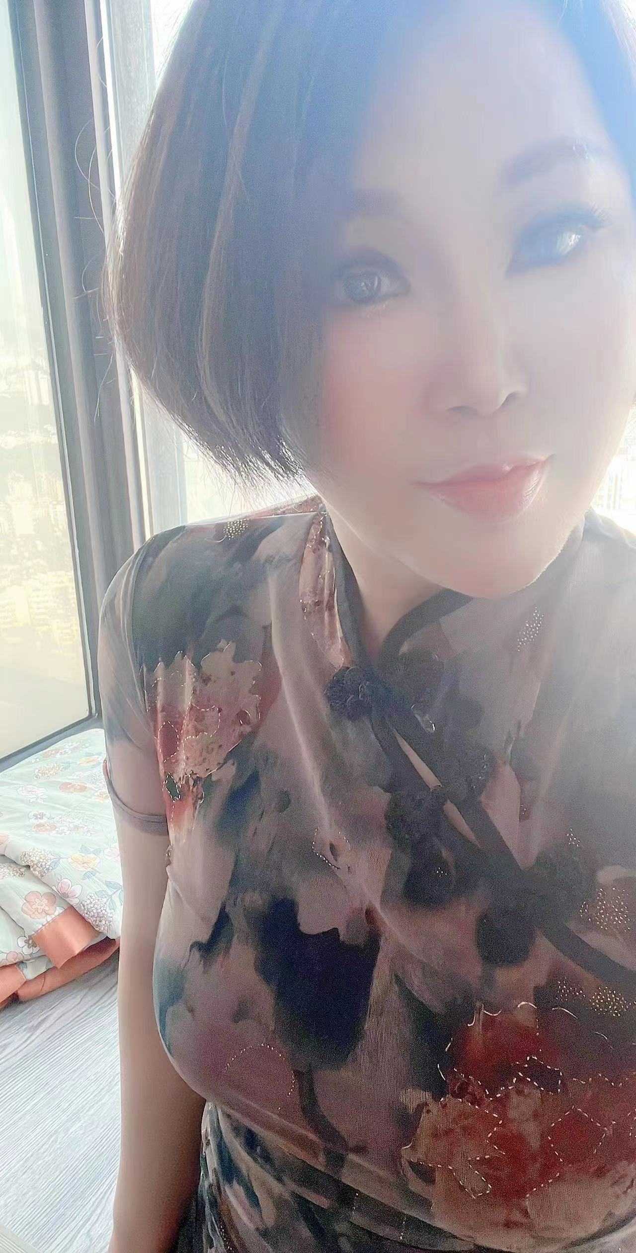 胸很滑的优质少妇一枚