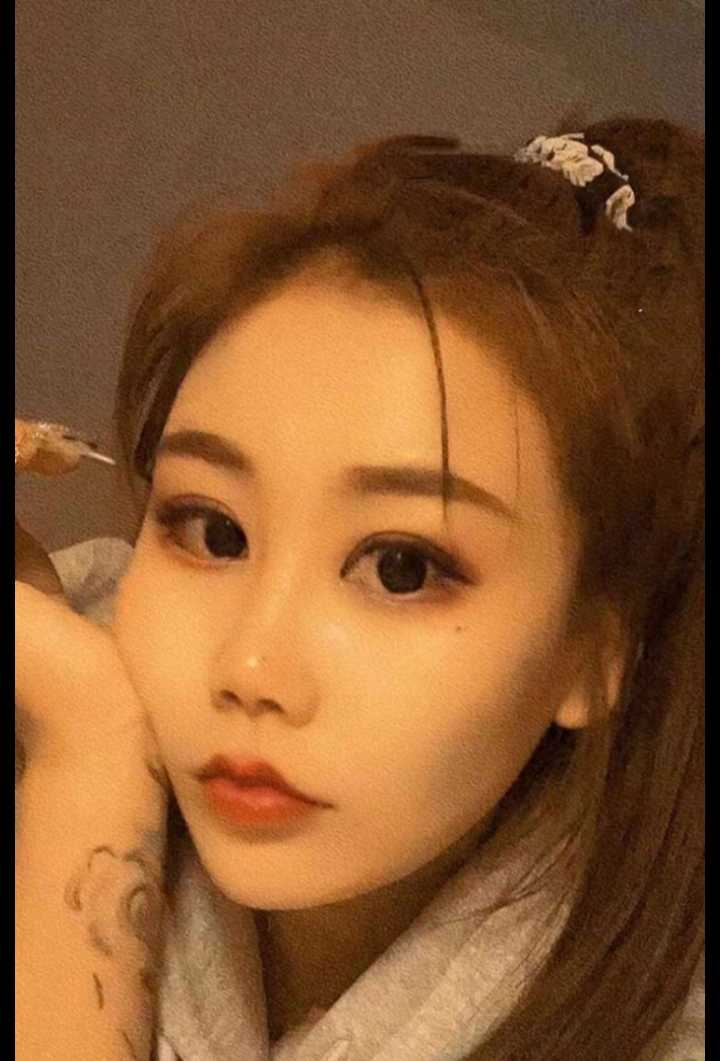 气质好胸大 摸起来舒服