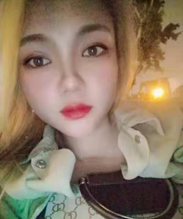 艹了几下开始变换姿势玩