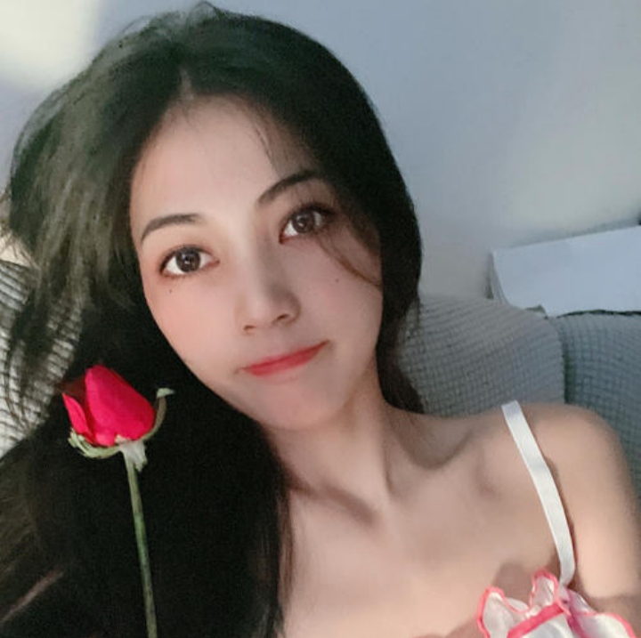 性感火辣，姿势配合