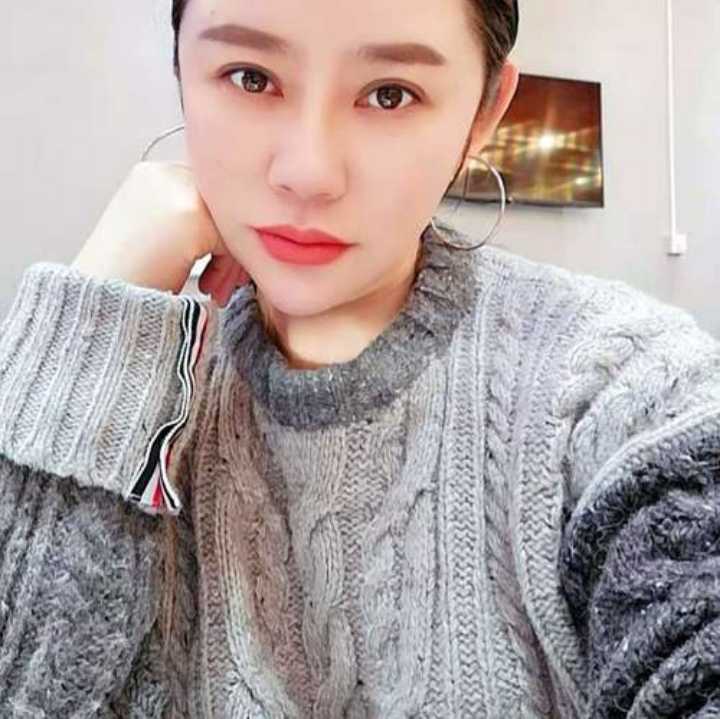 性格好，胸大软软的