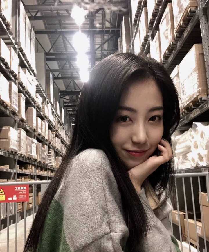 喜欢抱着艹她，那叫声刺激