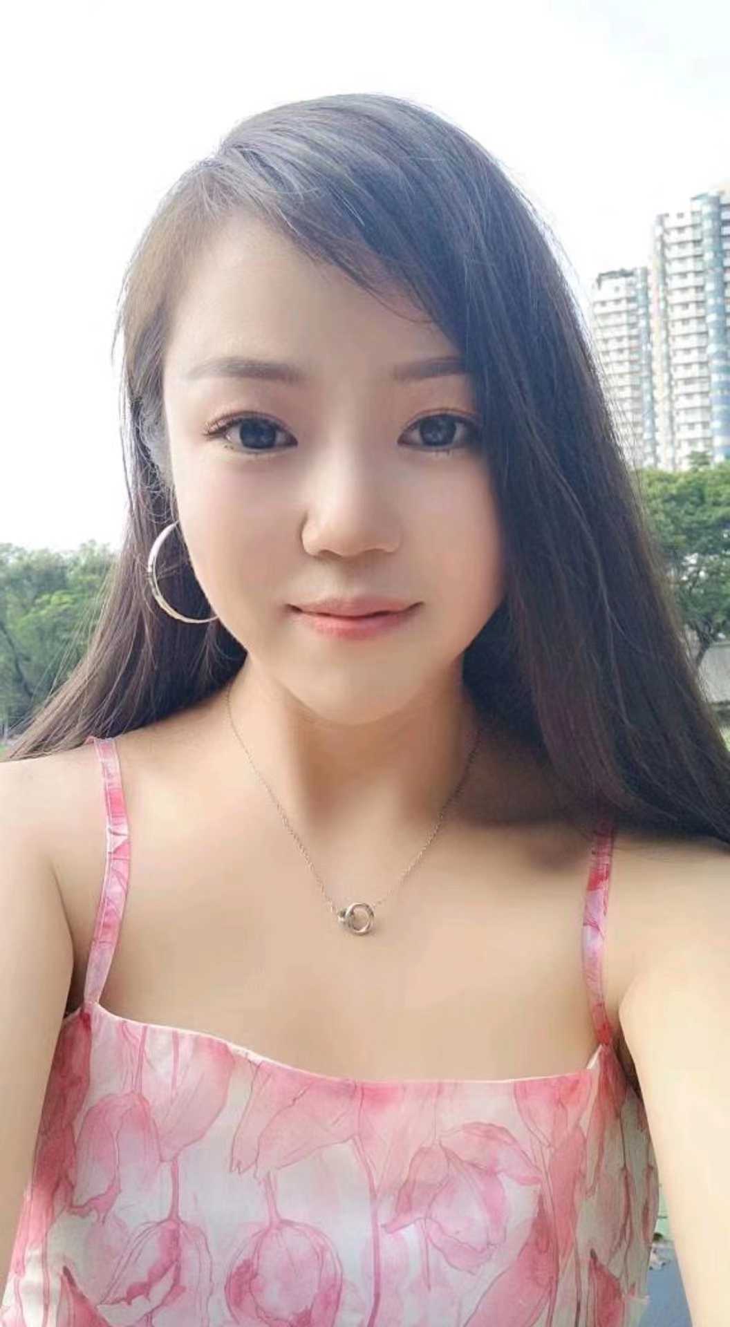 随意我做各种姿势 都很配合