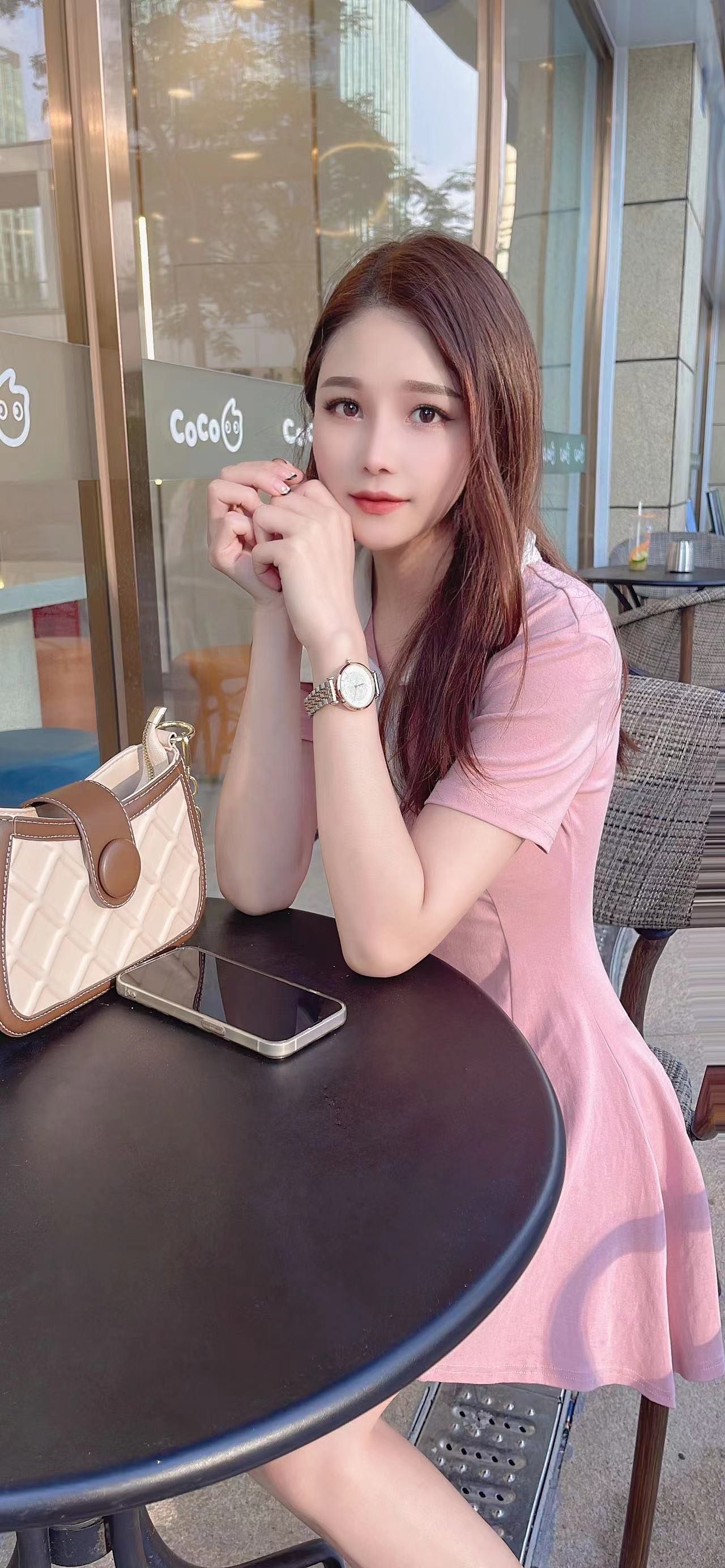 刚到深圳兼职的小姐姐