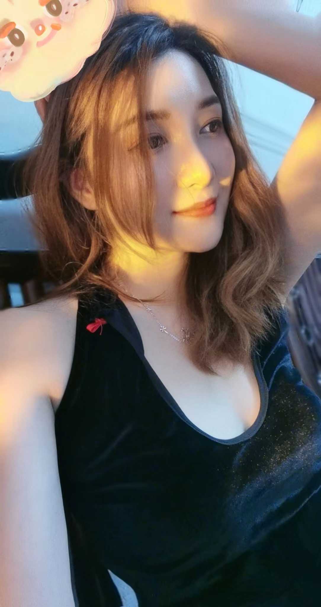 天河极品大长腿妹子