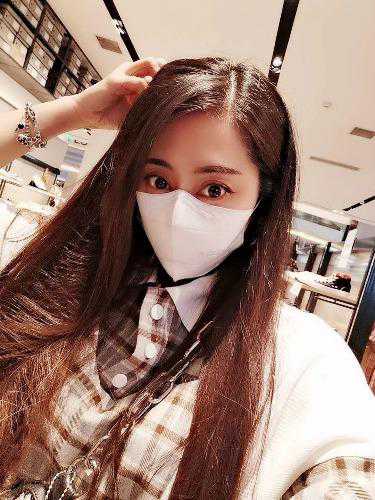 漂亮大方的小姐姐