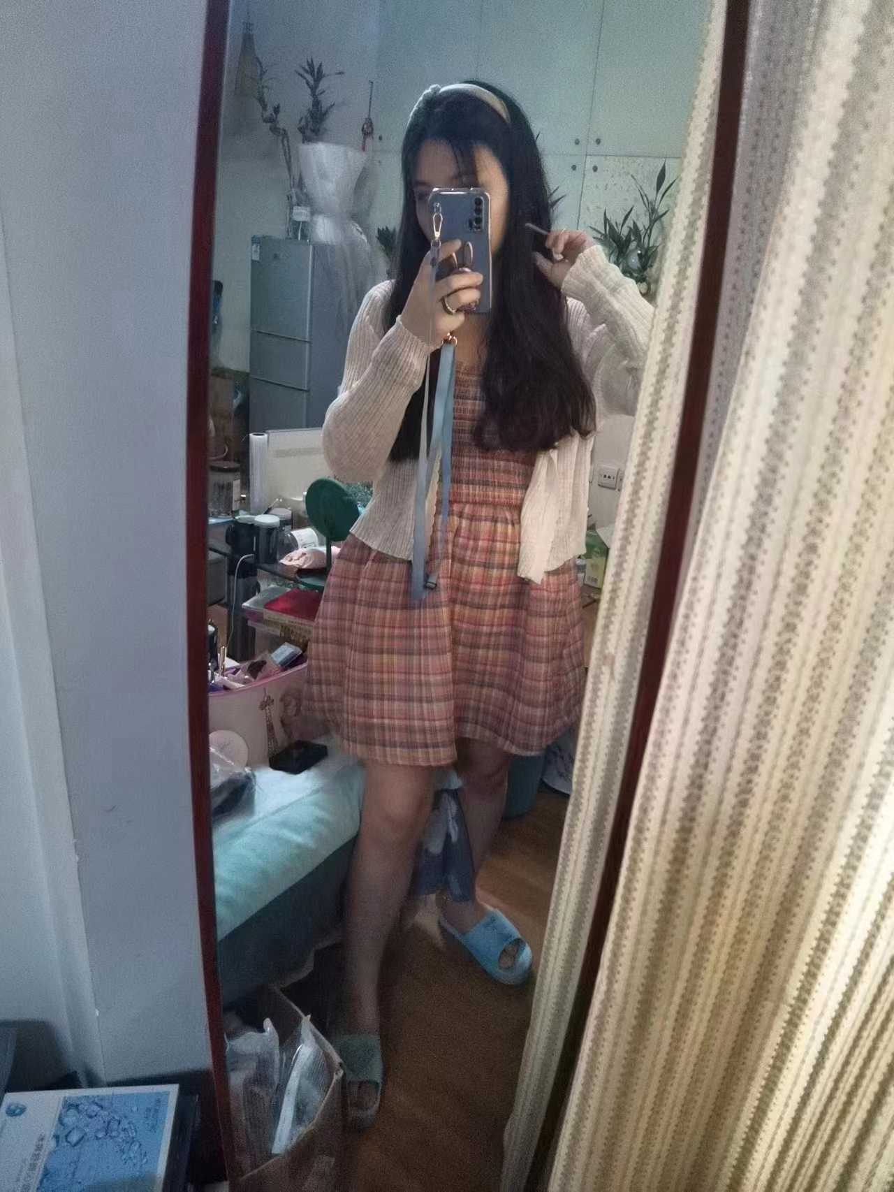 从上到下舔一遍，不紧不慢的享受着