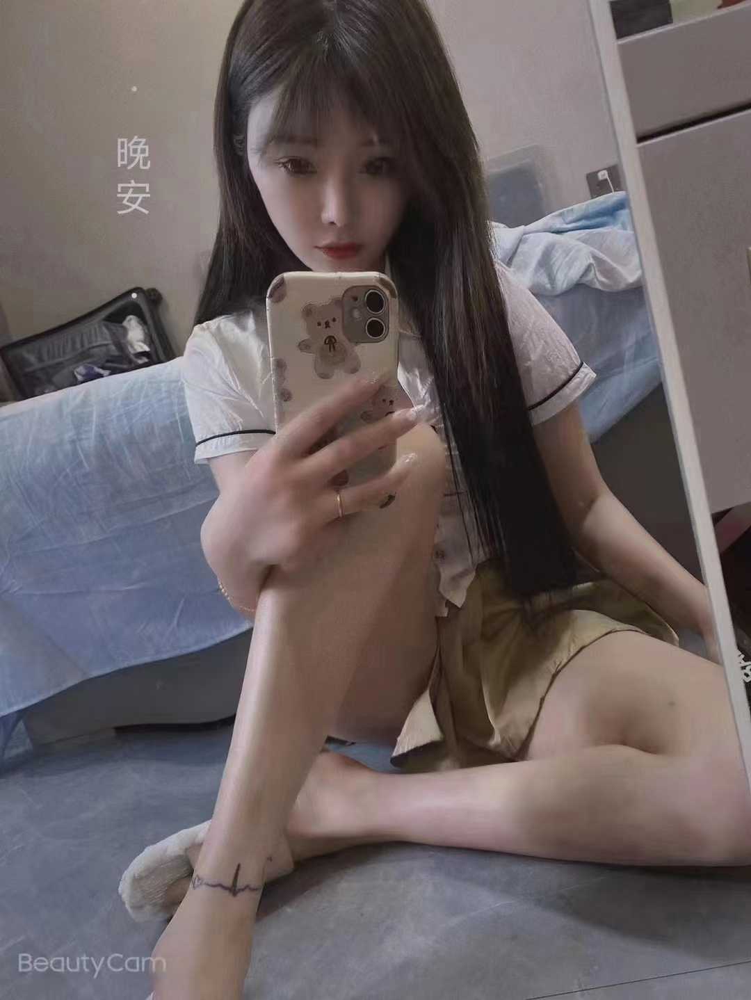 几个小姐妹一起的