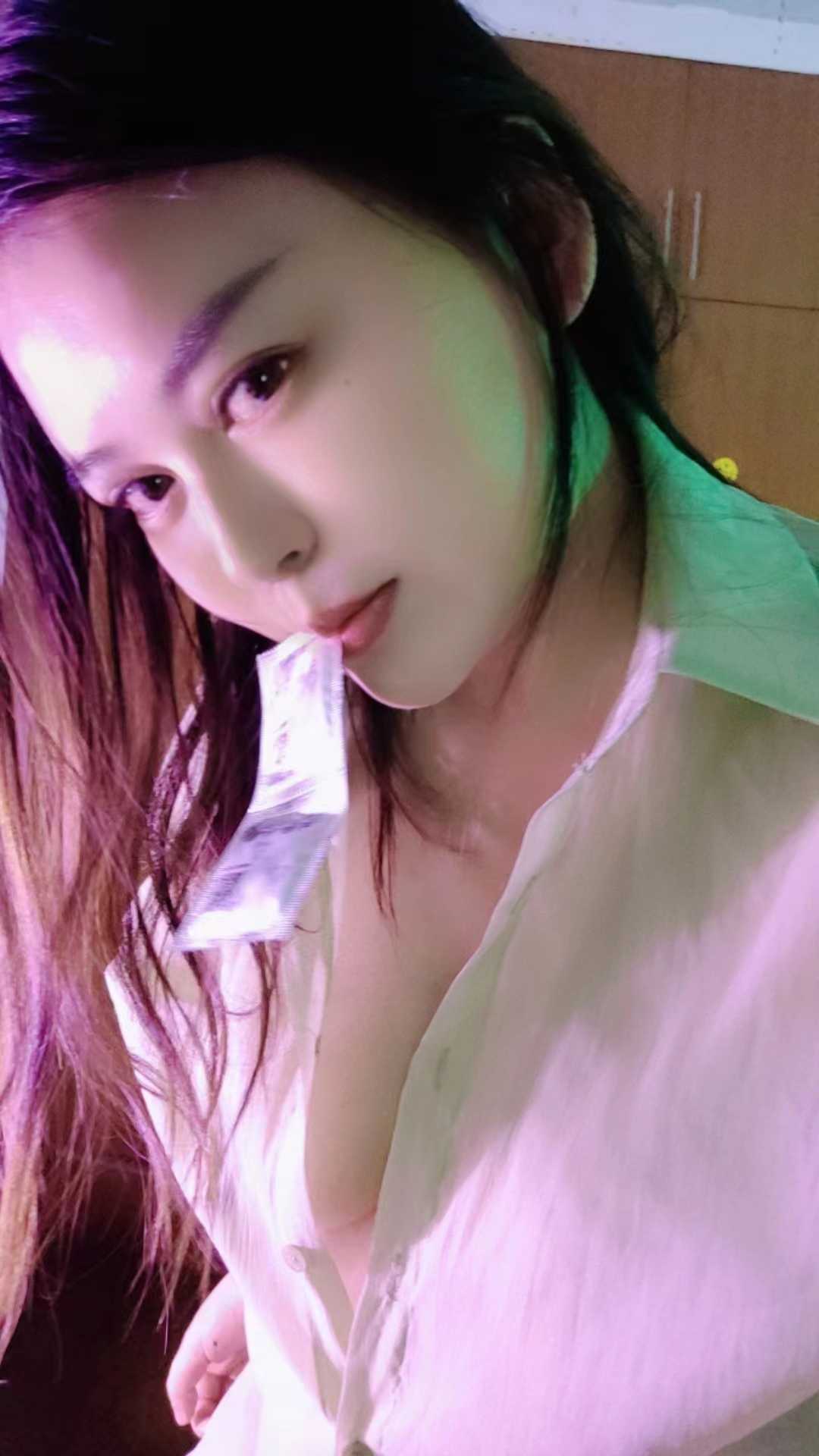 在床上很开放，kh也很棒