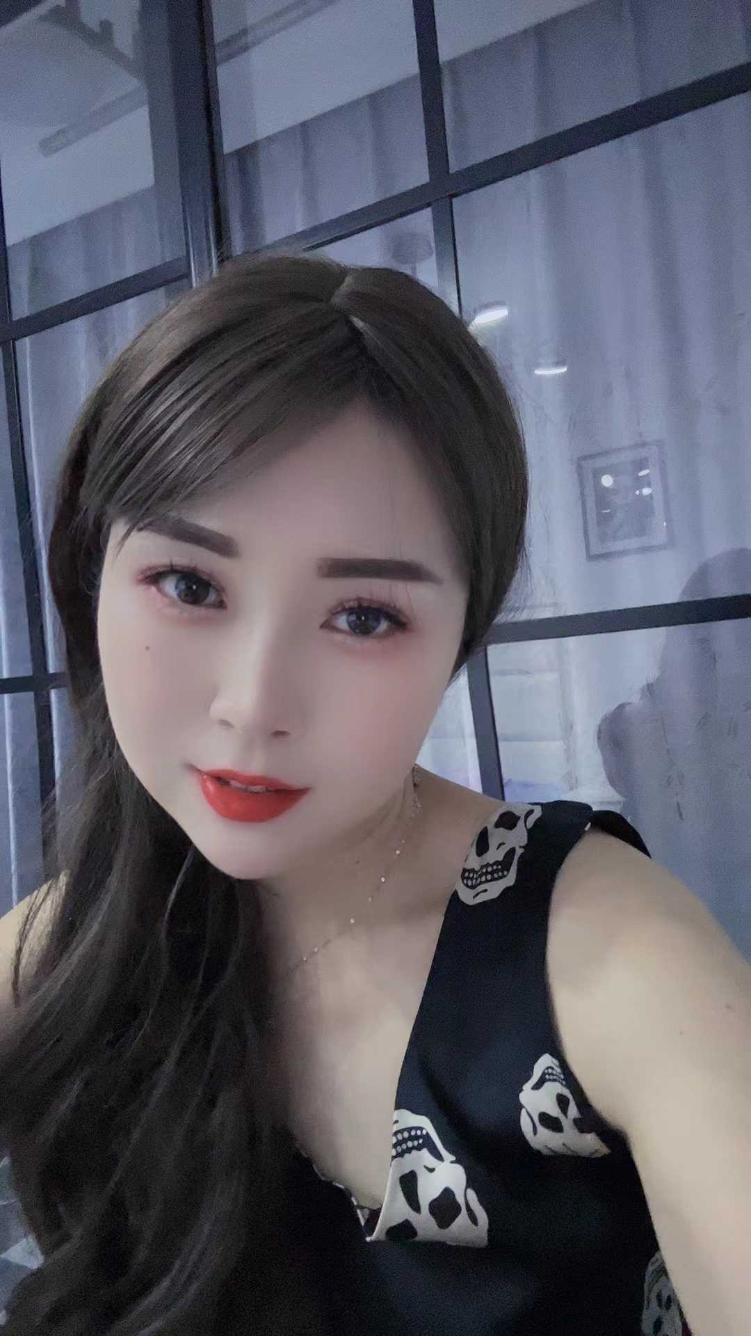 湖北来的妹子丰满大胸米粒儿