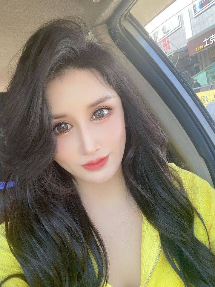 整过容的小姐姐