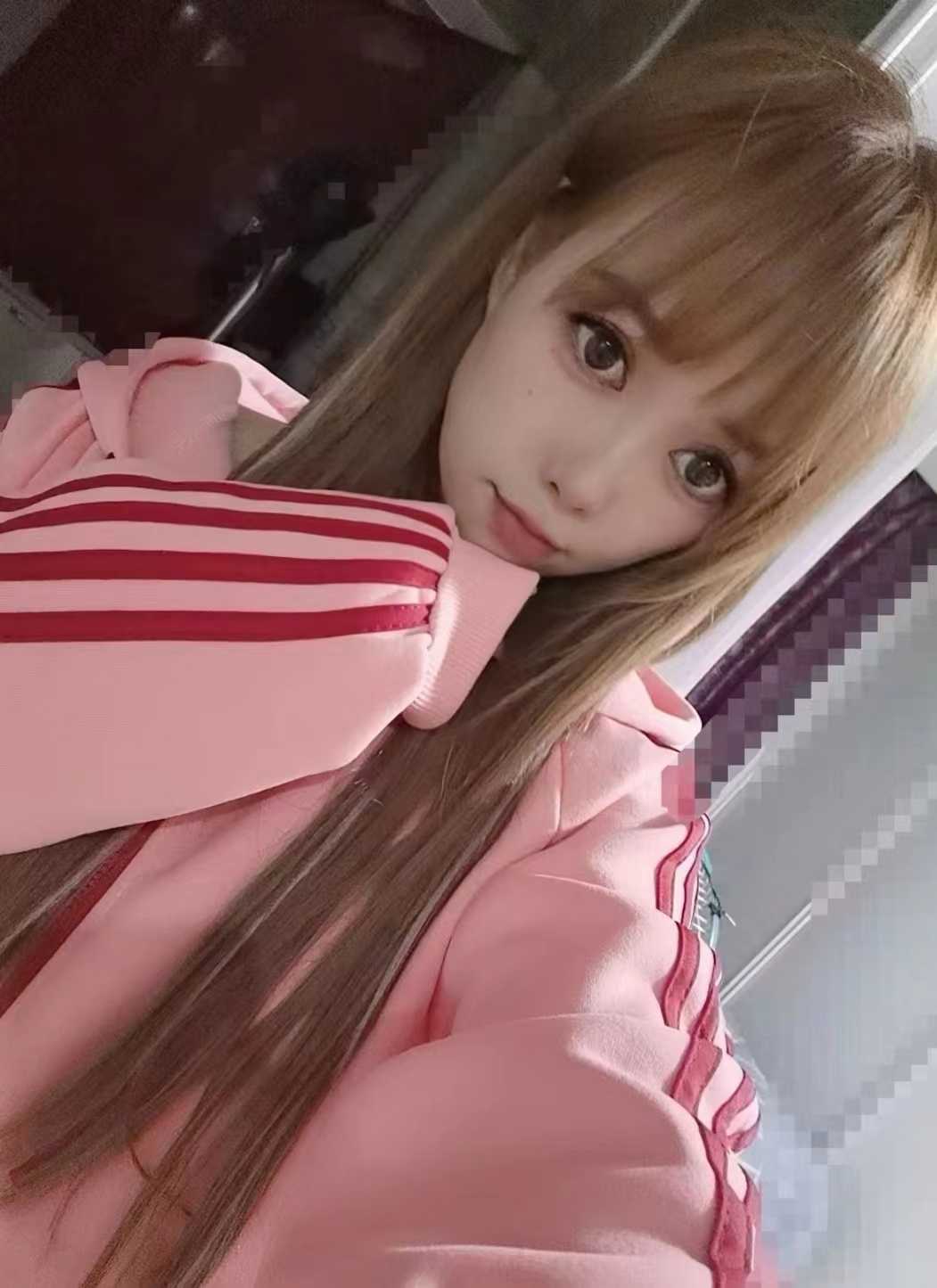 身材不错的小姐姐