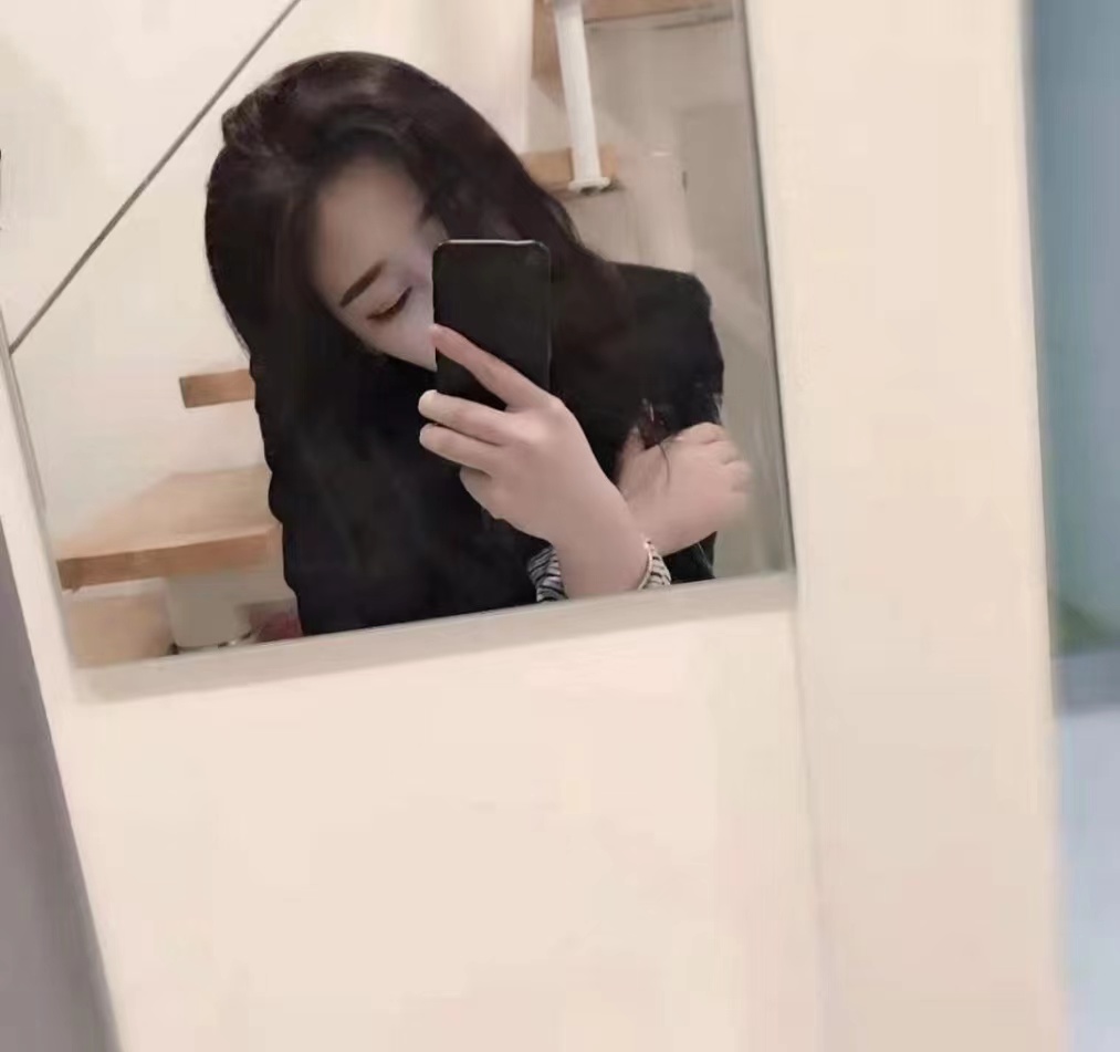 可以抱起来干的小阿梦