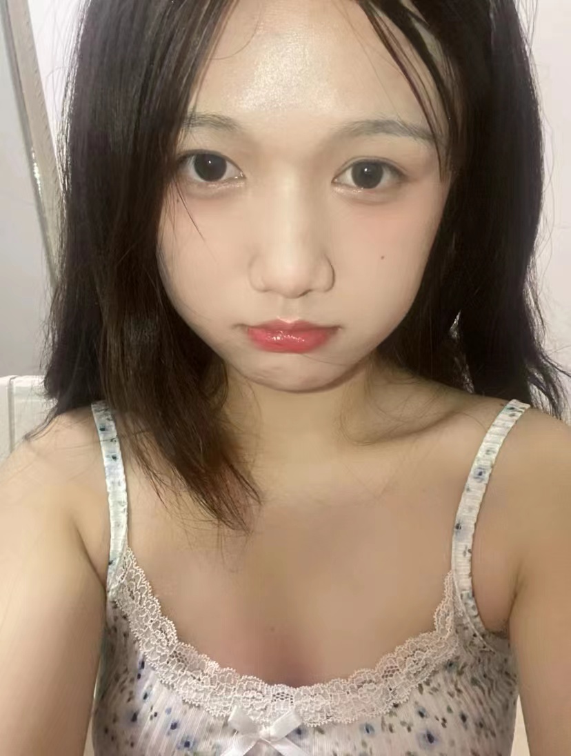 干的时候有点小Sao，下面水不少