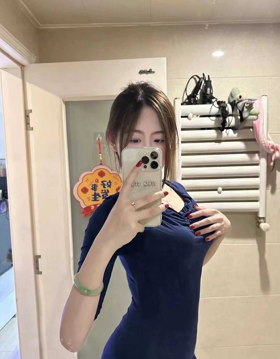 颜值身材那是没得说，服务周到