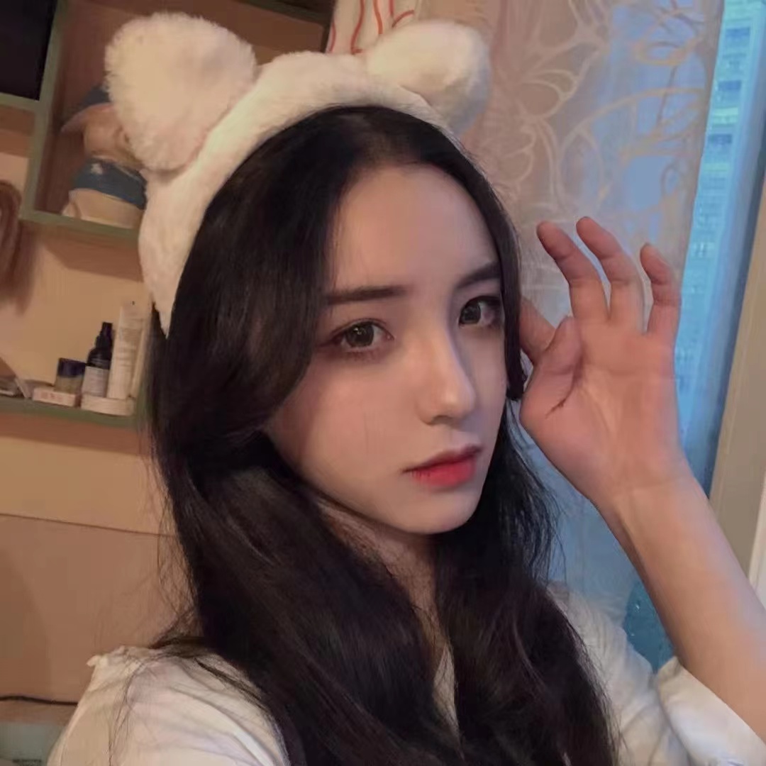 颜值可爱胸很大的小姐姐