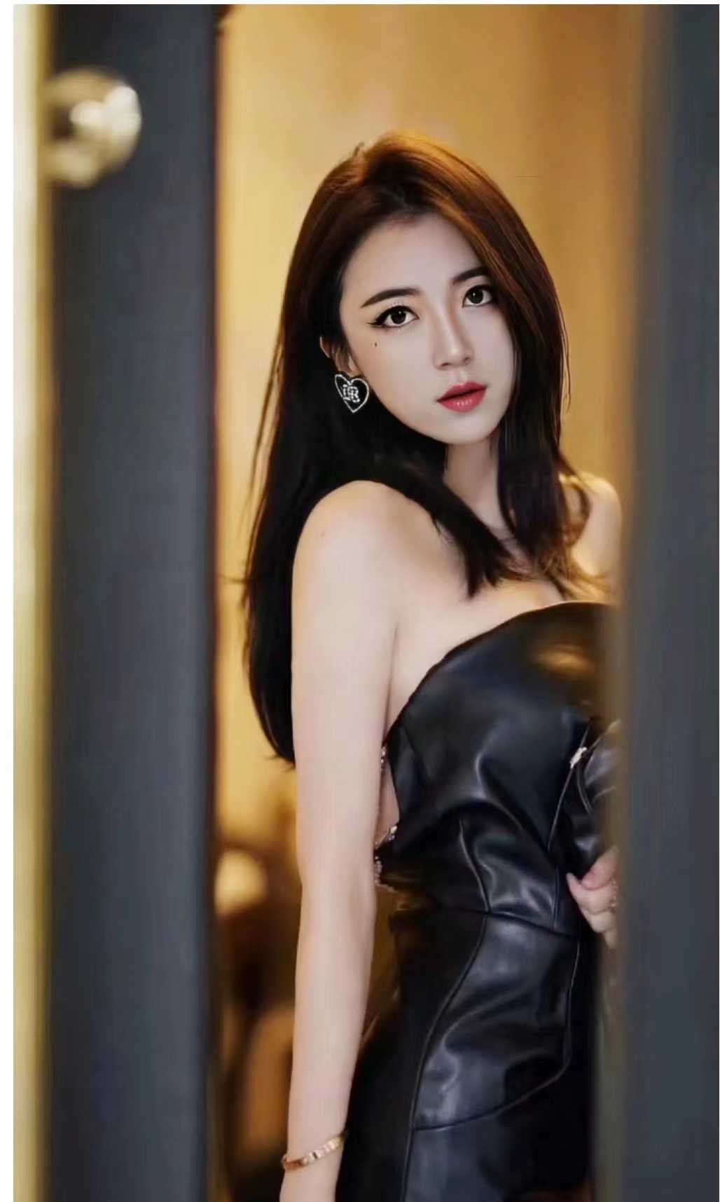 口的很卖力也很温柔