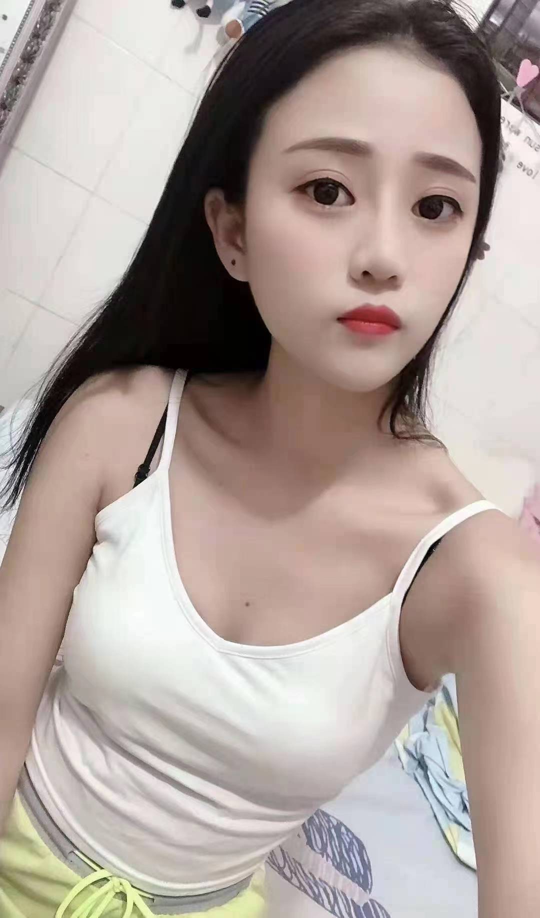 屁股撅起来边拍边艹爽歪歪啊