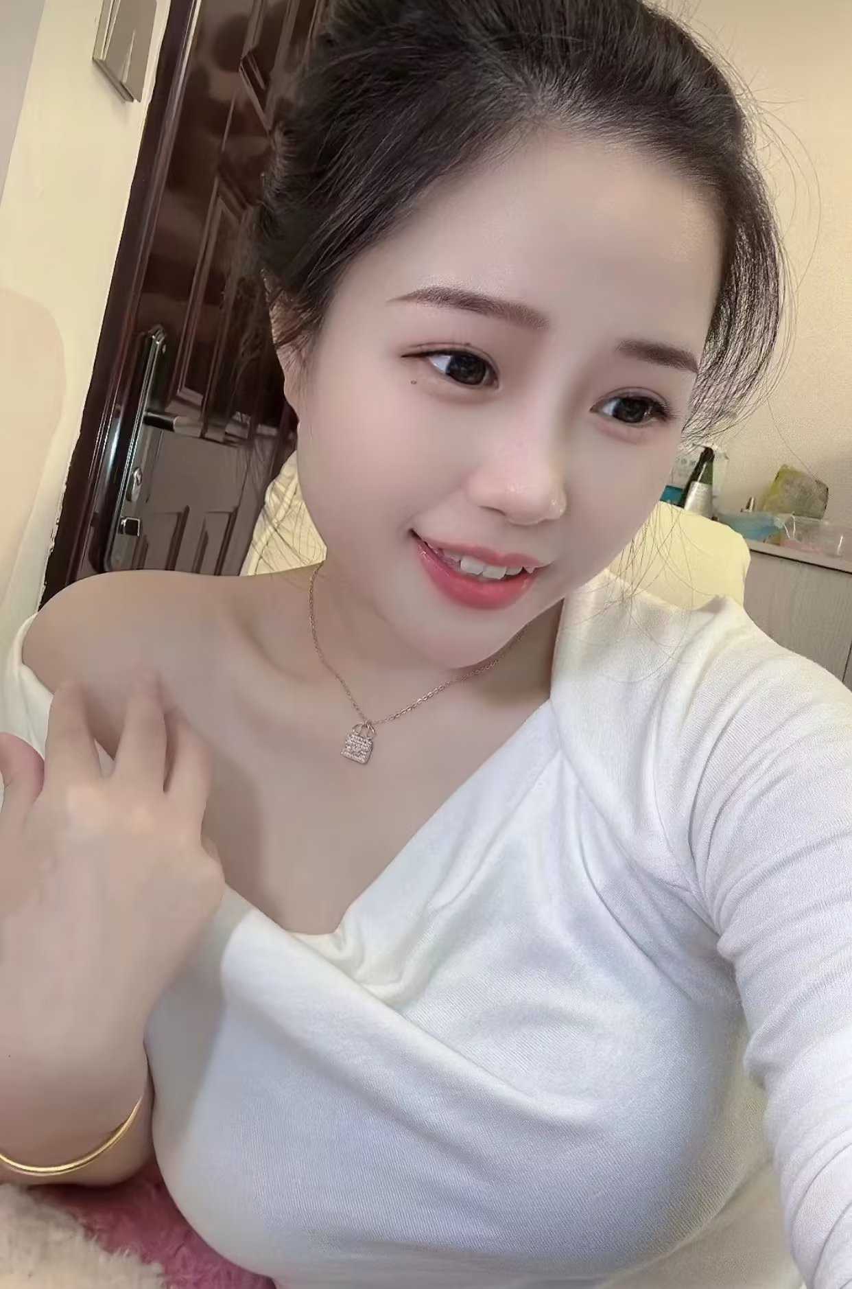 花都区莲妹小sao货