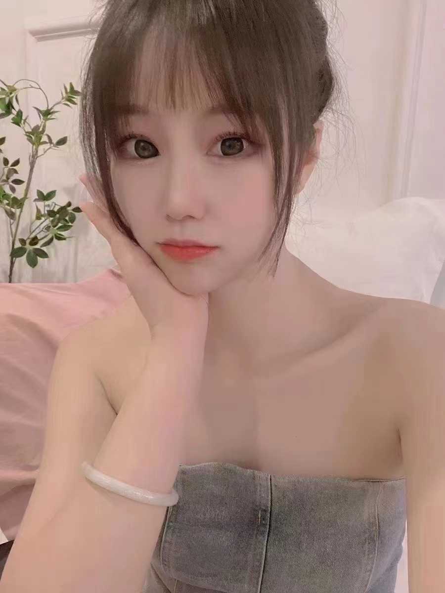 刚刚下海的小嫩妹子