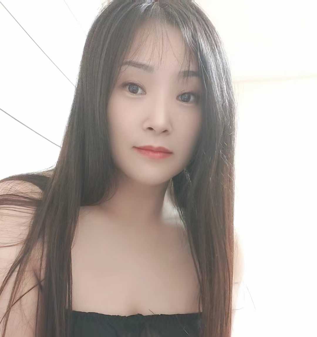 丰满奶子的熟女