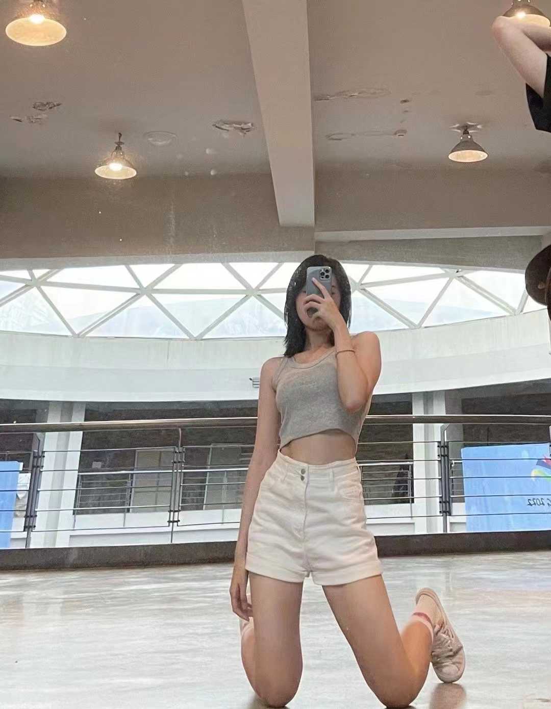 身材完美性感的小姐姐