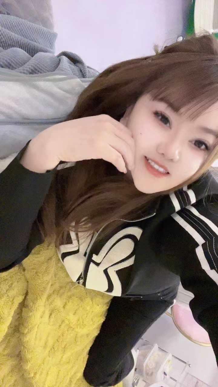 看着很可爱的一个妹子