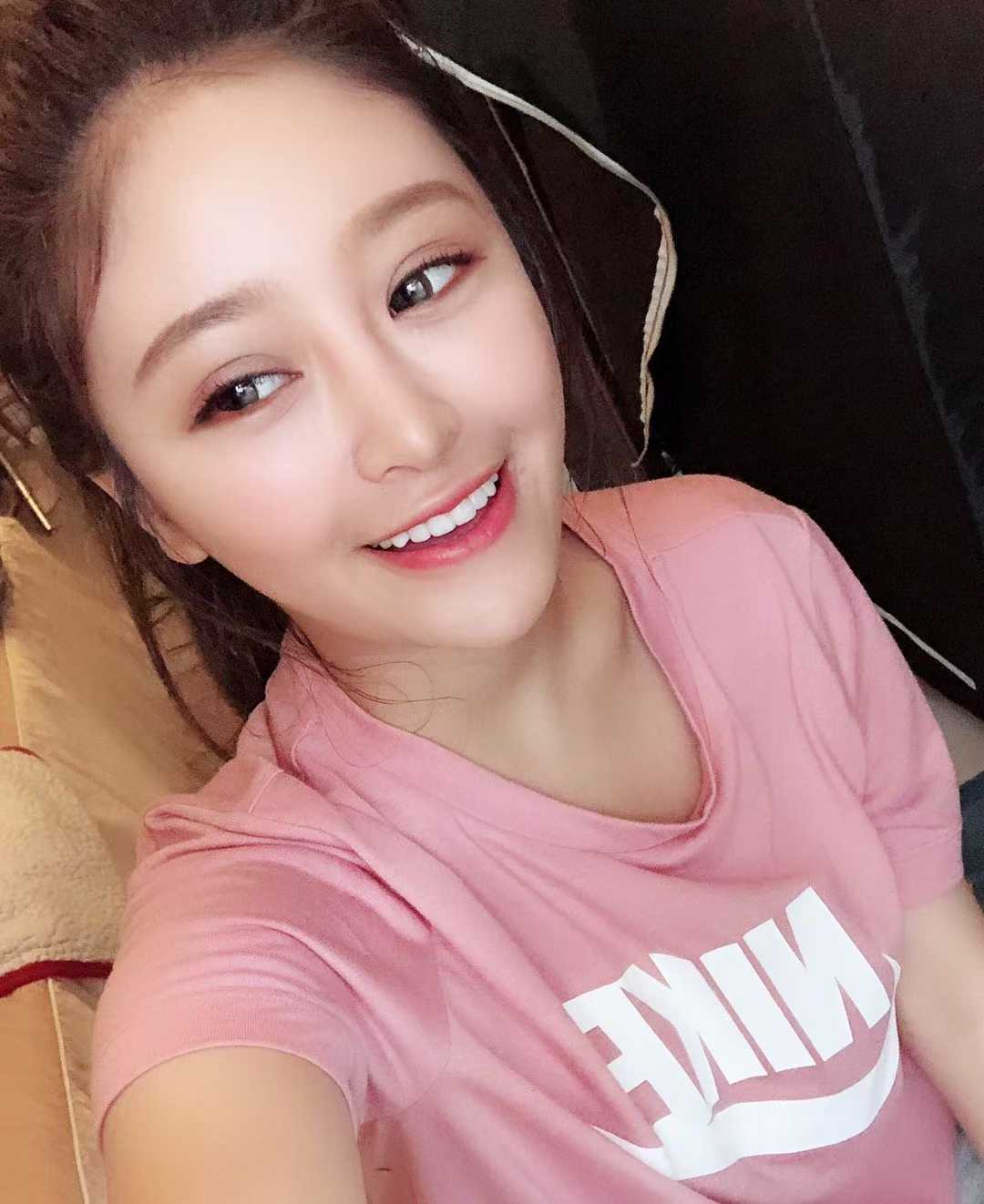 护士毕业，偶尔兼职