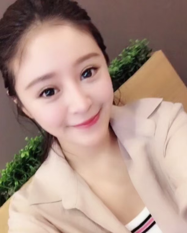 护士毕业，偶尔兼职