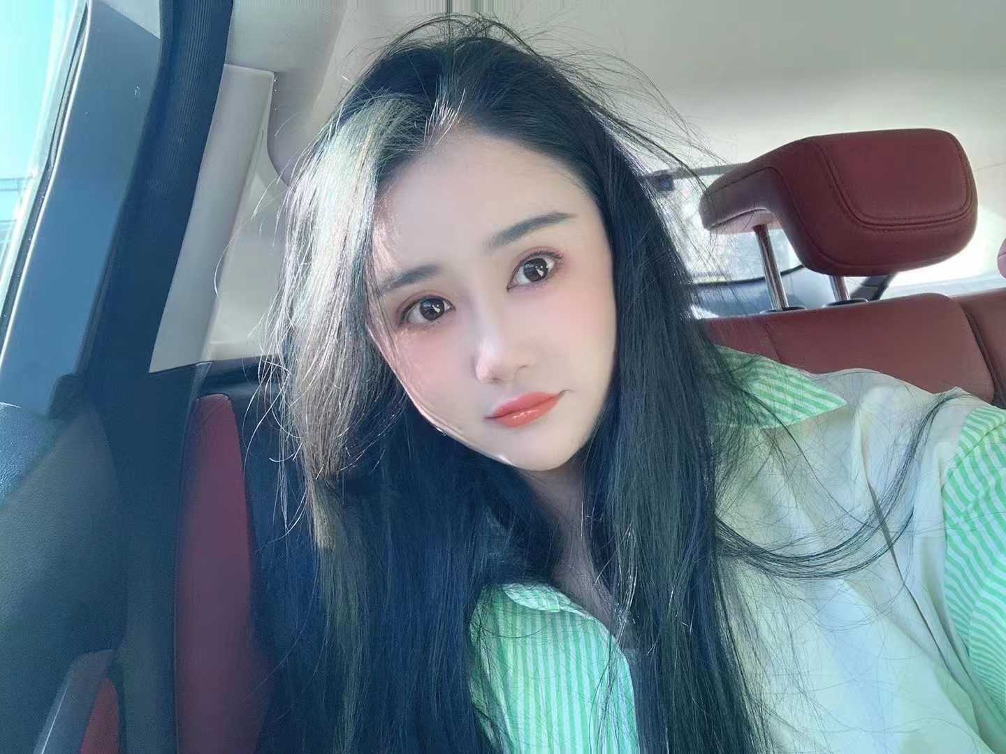 人年轻漂亮，服务态度好